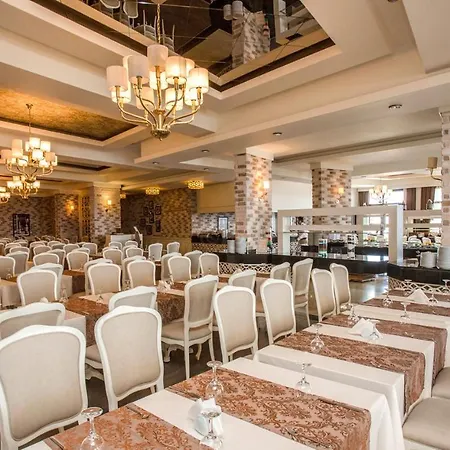 Vuni Palace Premium & & Casino Beachfront Location ! 5* Kerínia