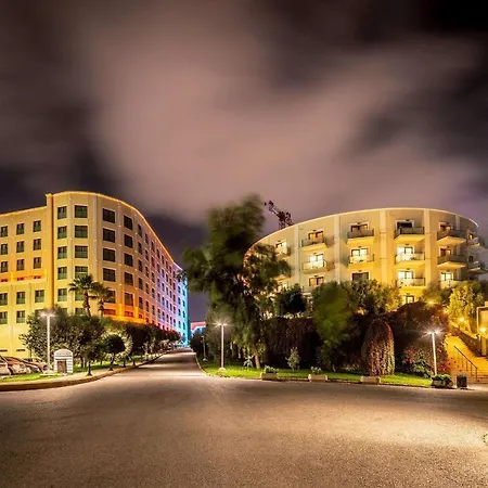 호텔 Vuni Palace Premium & & Casino Beachfront Location ! 키레니아