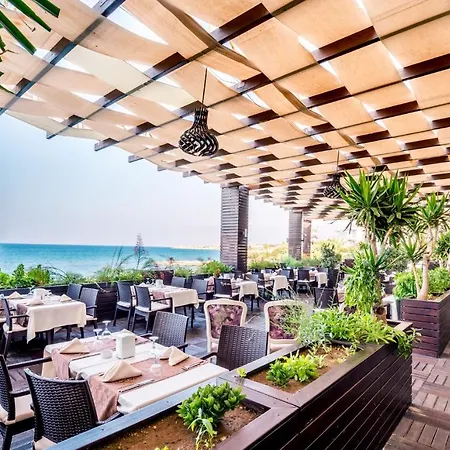 Vuni Palace Premium & & Casino Beachfront Location !